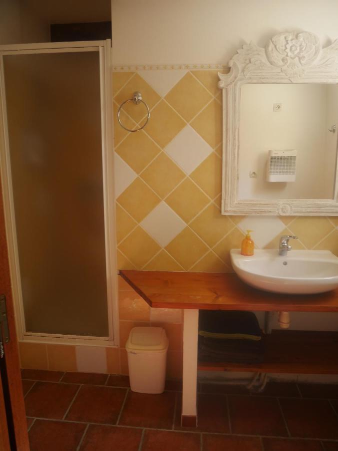 Bed and Breakfast La Fénière à Vénéjan Extérieur photo